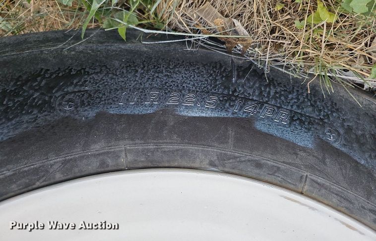 image for item DO4403 1996 R-way 4021  bottom dump trailer