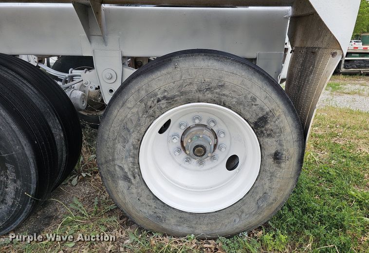 image for item DO4403 1996 R-way 4021  bottom dump trailer