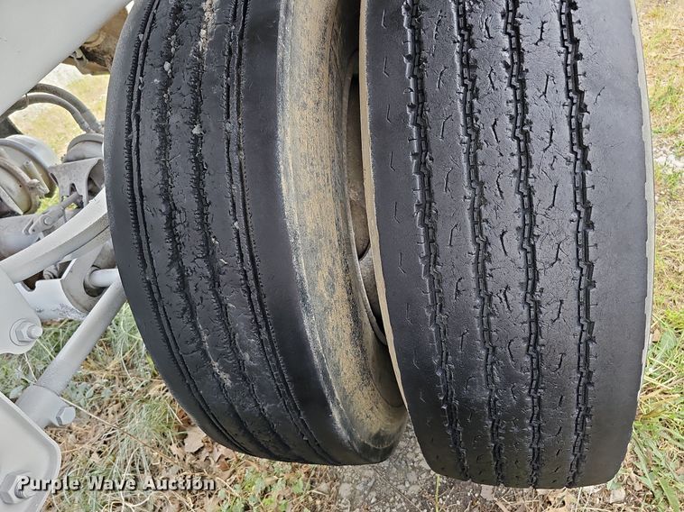 image for item DO4403 1996 R-way 4021  bottom dump trailer