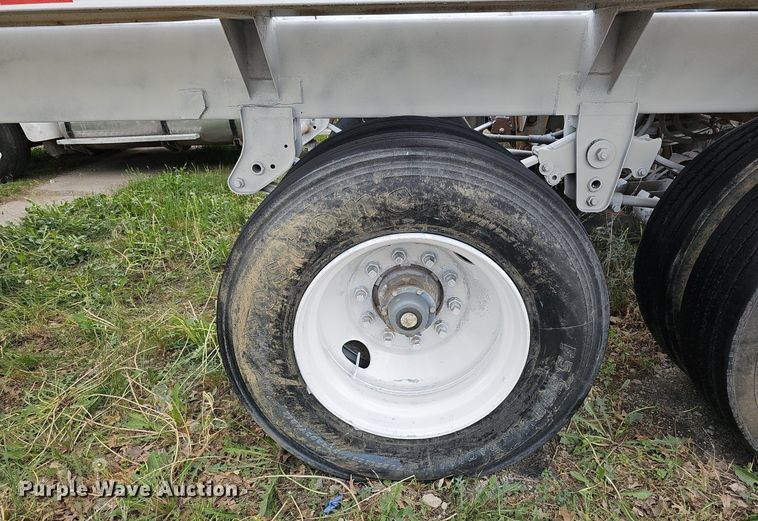 image for item DO4403 1996 R-way 4021  bottom dump trailer