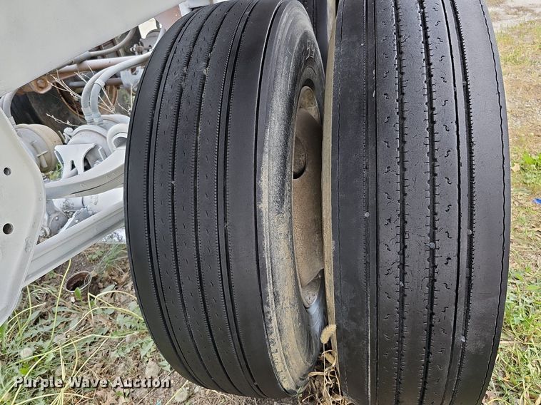 image for item DO4403 1996 R-way 4021  bottom dump trailer