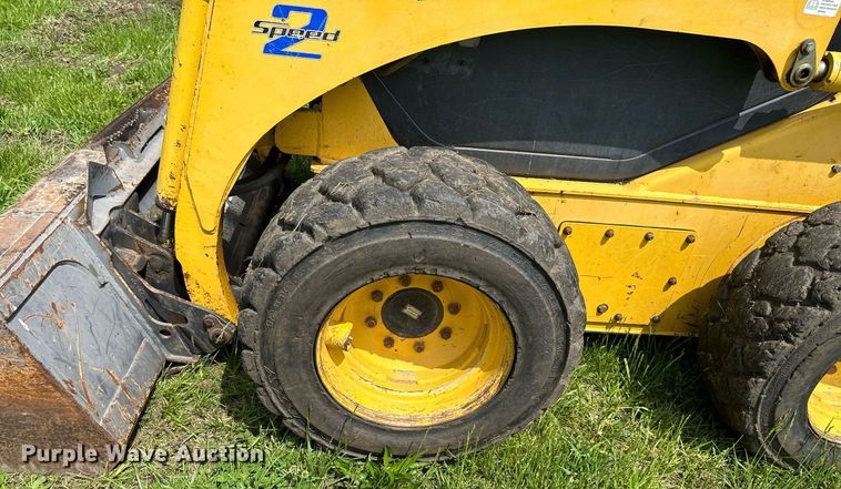 image for item DO4972 2004 Komatsu SK1020  skid steer loader