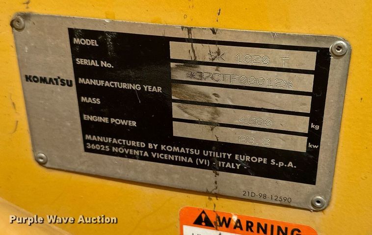 image for item DO4972 2004 Komatsu SK1020  skid steer loader