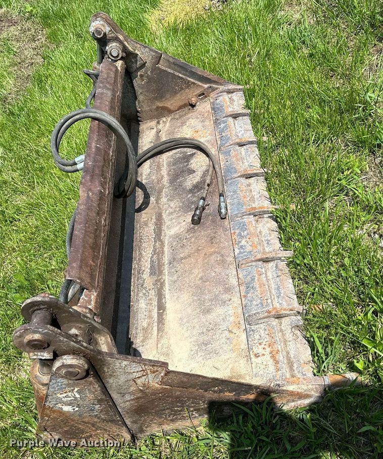 image for item DO4973 FFC  72" W 4-in-1 skid steer bucket