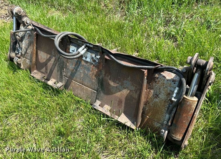 image for item DO4973 FFC  72" W 4-in-1 skid steer bucket