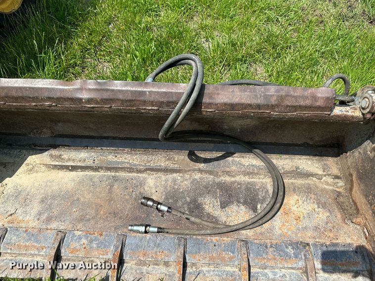 image for item DO4973 FFC  72" W 4-in-1 skid steer bucket