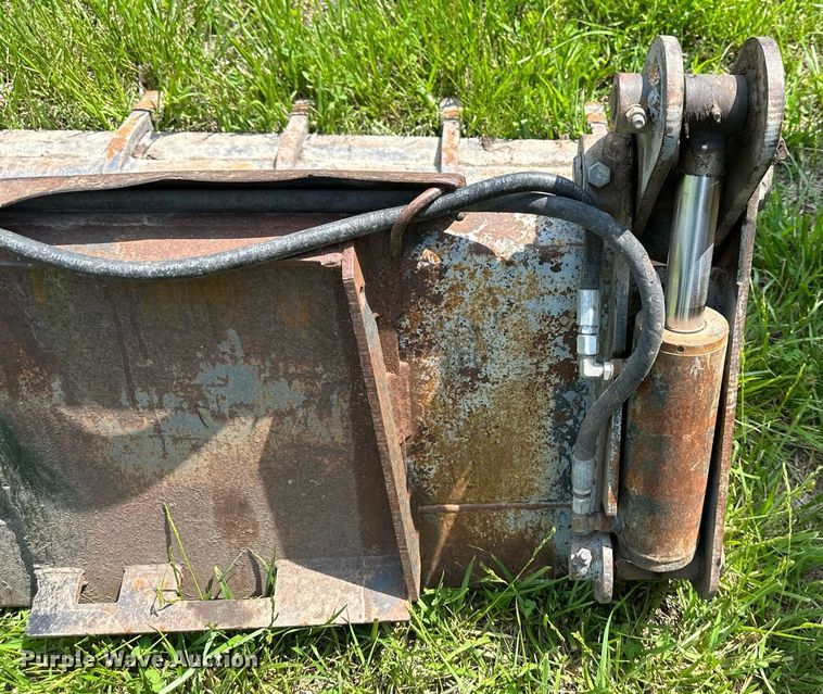 image for item DO4973 FFC  72" W 4-in-1 skid steer bucket