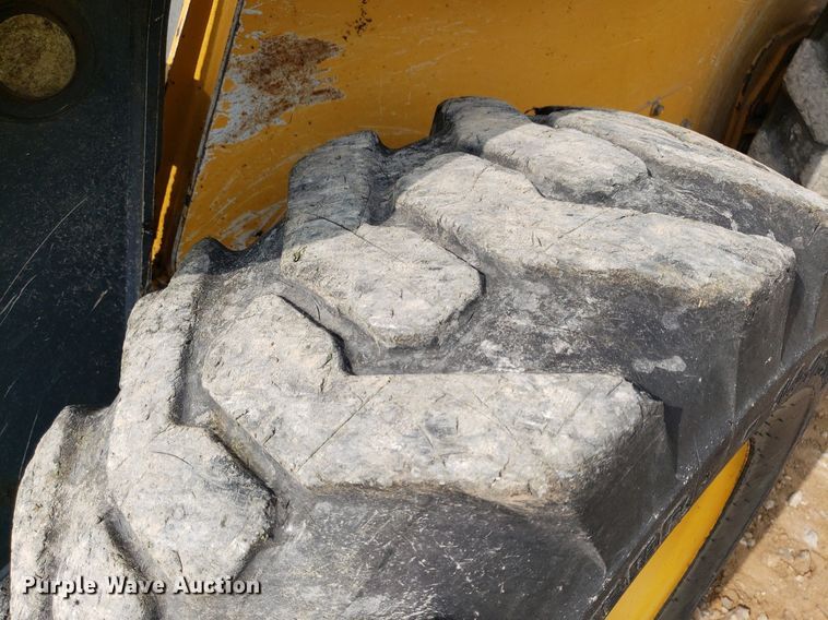 image for item DP7876 2012 John Deere 332D  skid steer loader