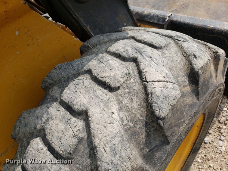 image for item DP7876 2012 John Deere 332D  skid steer loader