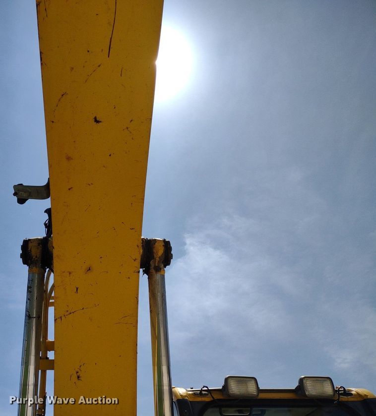 image for item DQ1709 2010 Komatsu PC138USLC-8  excavator