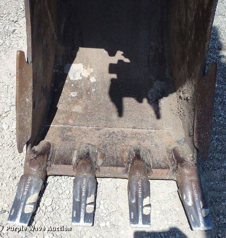 image for item DQ1709 2010 Komatsu PC138USLC-8  excavator