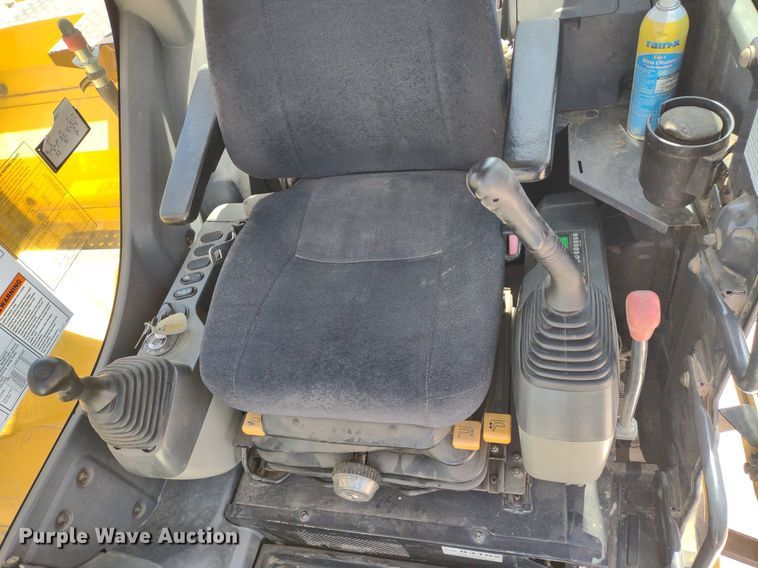 image for item DQ1709 2010 Komatsu PC138USLC-8  excavator