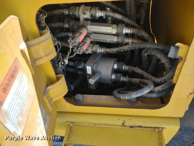 image for item DQ1709 2010 Komatsu PC138USLC-8  excavator