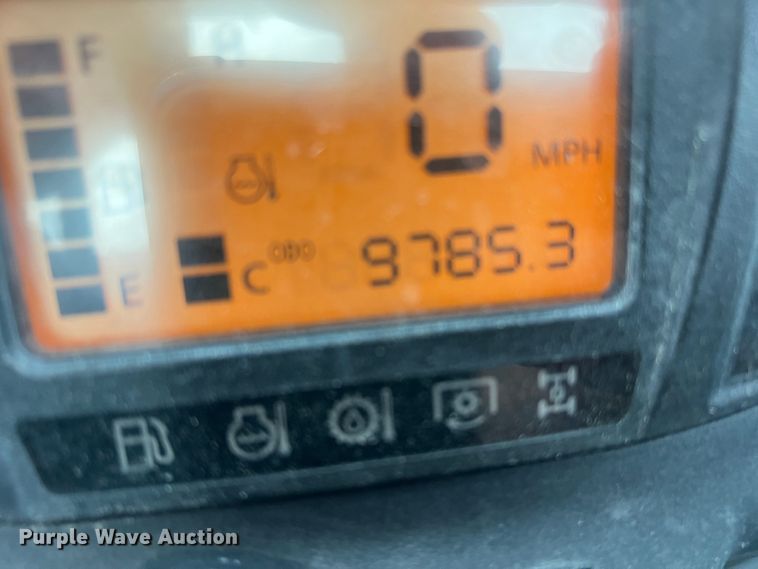 image for item DQ5777 2015 Kubota RTV-X1100C  utility vehicle