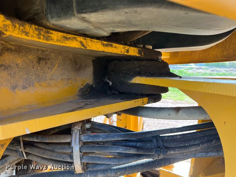 image for item DR5571 2001 John Deere 444H  high lift wheel loader