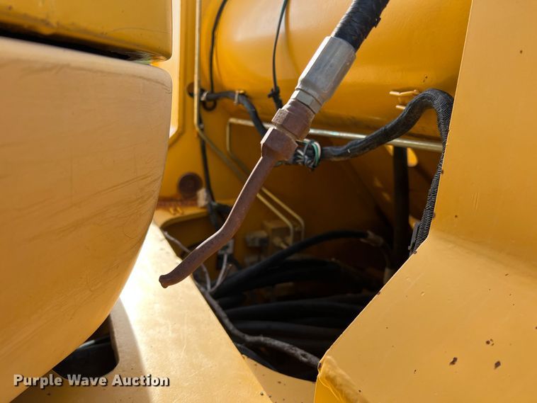 image for item DR5571 2001 John Deere 444H  high lift wheel loader