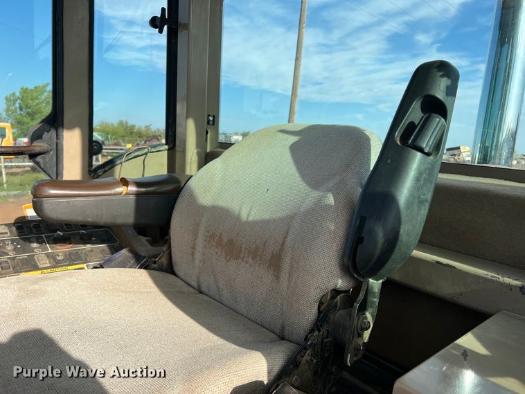 image for item DR5571 2001 John Deere 444H  high lift wheel loader