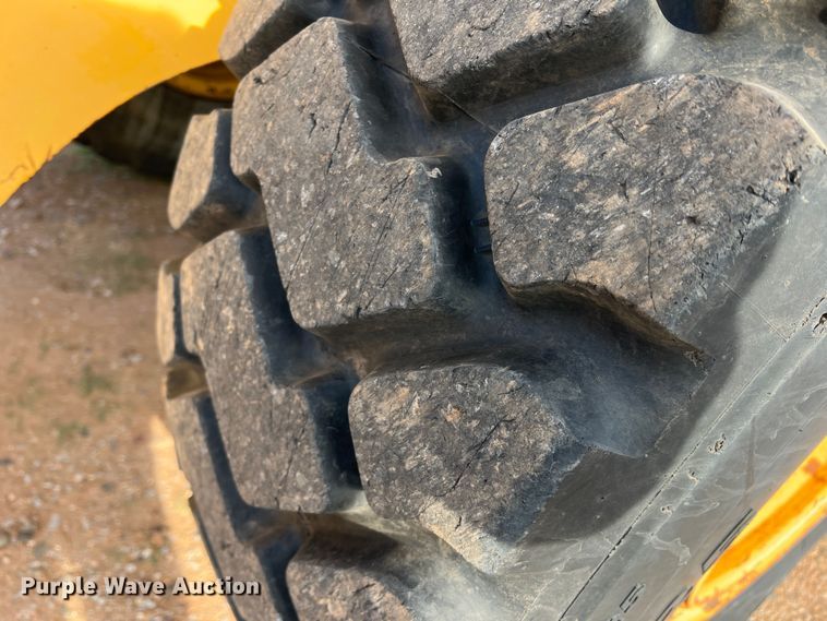 image for item DR5571 2001 John Deere 444H  high lift wheel loader