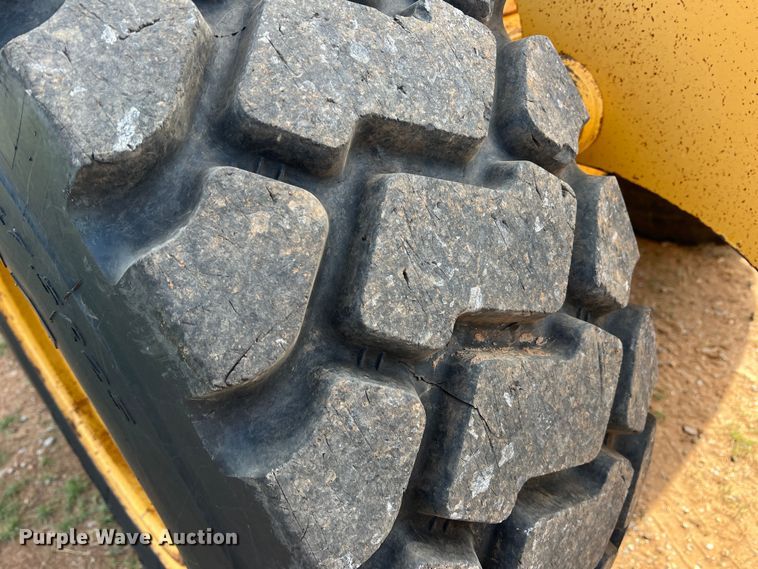 image for item DR5571 2001 John Deere 444H  high lift wheel loader