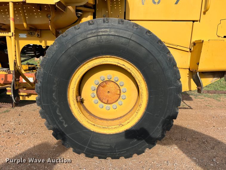 image for item DR5571 2001 John Deere 444H  high lift wheel loader