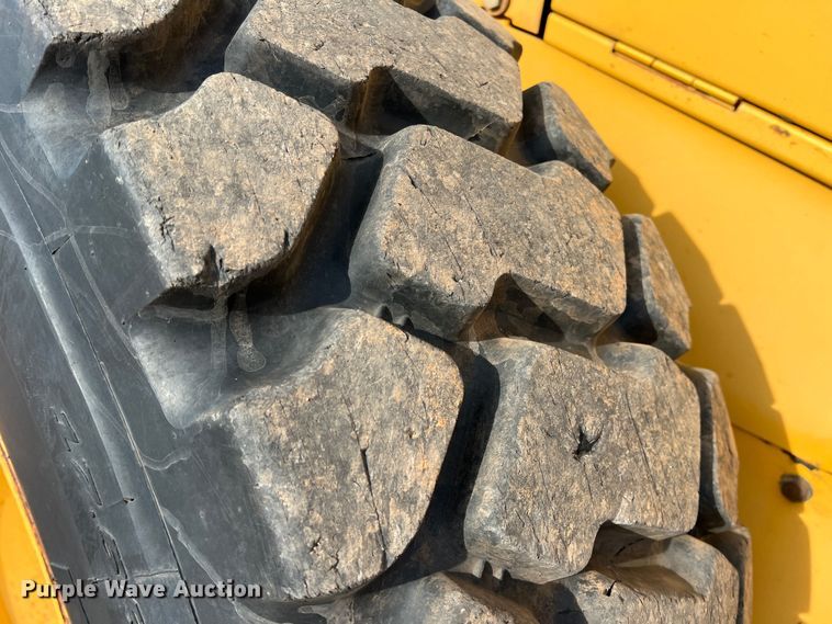 image for item DR5571 2001 John Deere 444H  high lift wheel loader