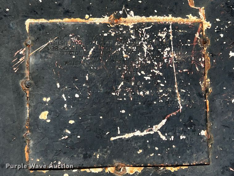 image for item DR5646 (2) fuel tanks