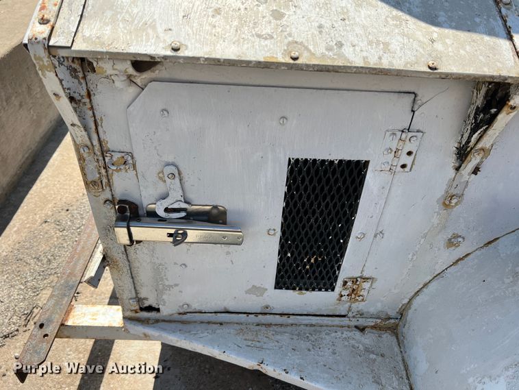 image for item DR5650 Shop built  kennel trailer