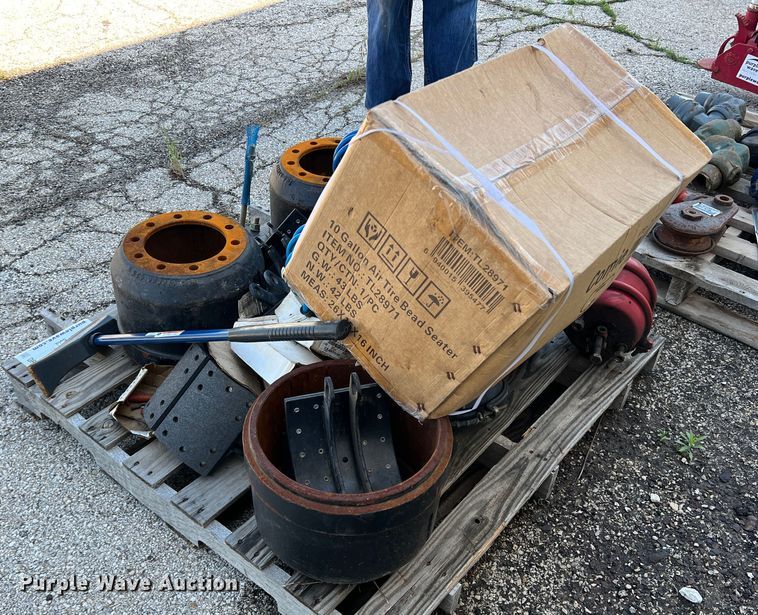 image for item DR5657 Truck tractor brake parts