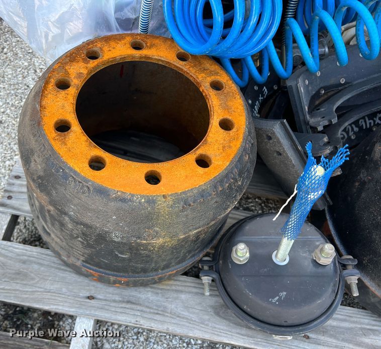 image for item DR5657 Truck tractor brake parts