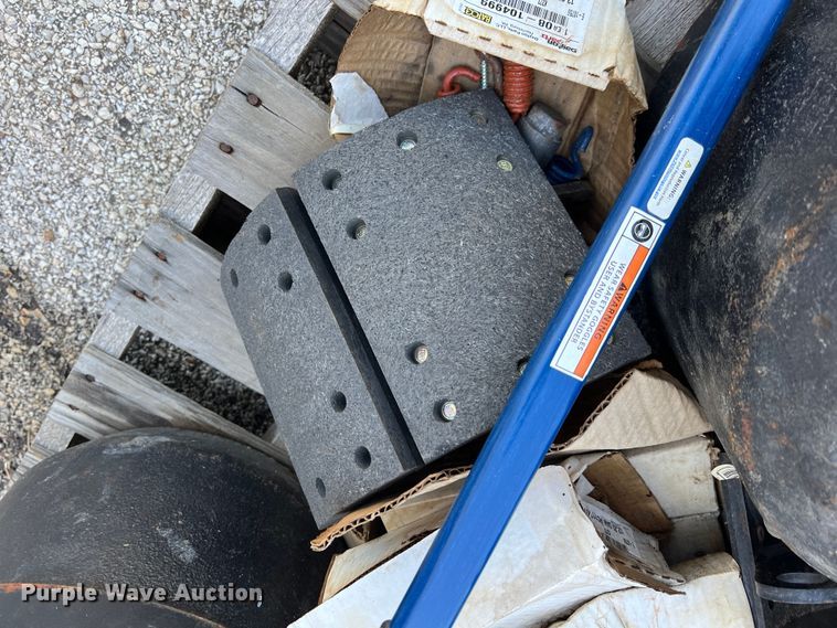 image for item DR5657 Truck tractor brake parts