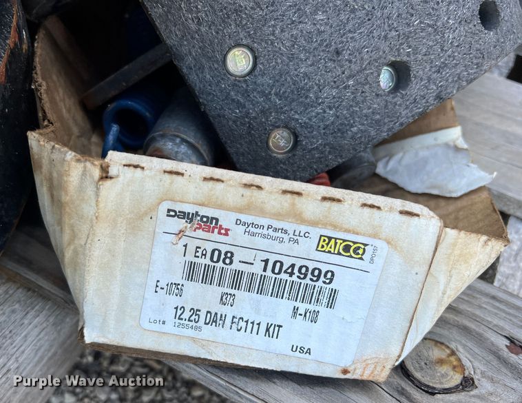 image for item DR5657 Truck tractor brake parts