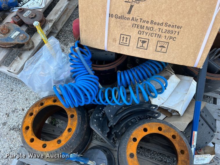 image for item DR5657 Truck tractor brake parts