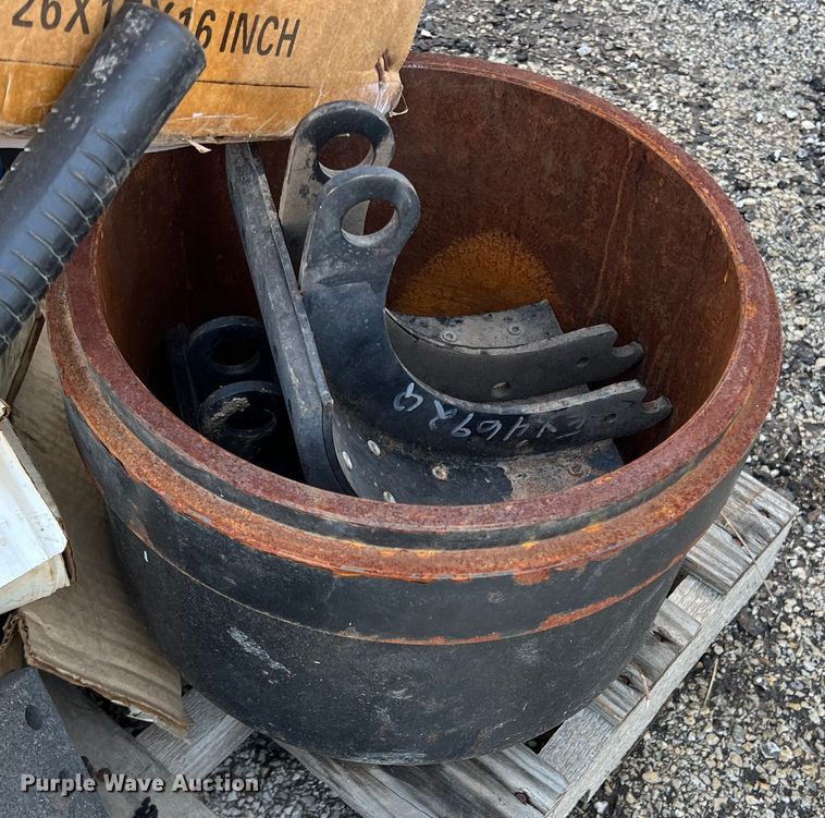 image for item DR5657 Truck tractor brake parts