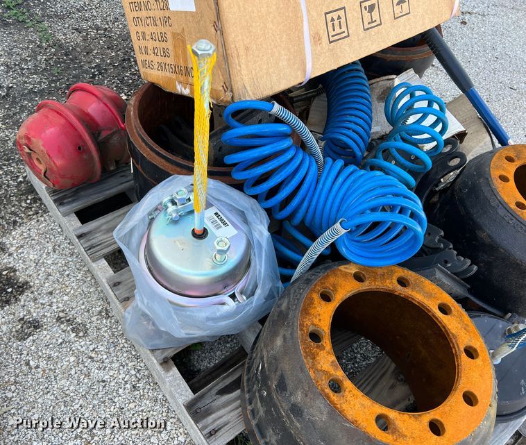 image for item DR5657 Truck tractor brake parts