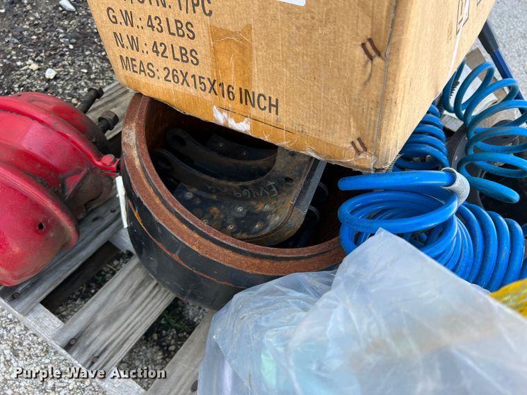 image for item DR5657 Truck tractor brake parts