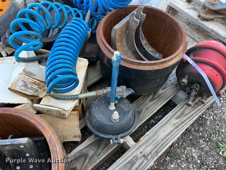 image for item DR5657 Truck tractor brake parts