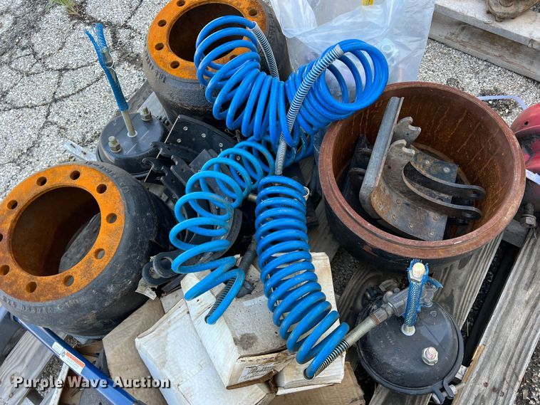 image for item DR5657 Truck tractor brake parts