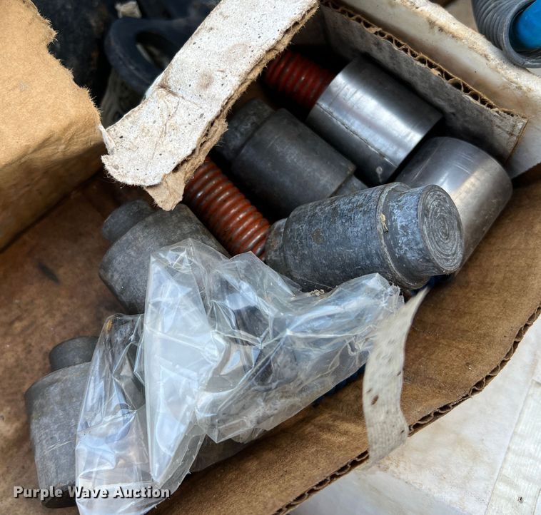 image for item DR5657 Truck tractor brake parts