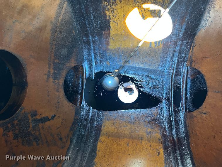 image for item DR5660 Glass King  vacuum tank bed