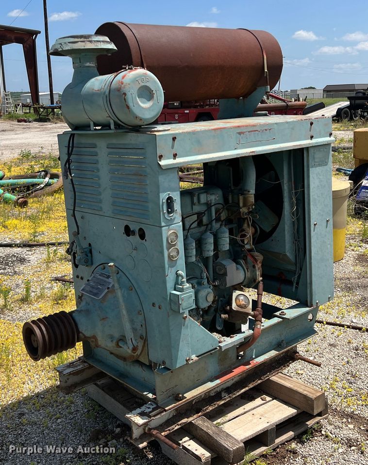 image for item DR5662 Waukesha  engine