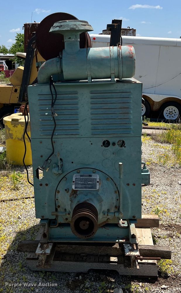 image for item DR5662 Waukesha  engine