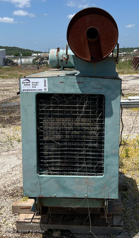 image for item DR5662 Waukesha  engine