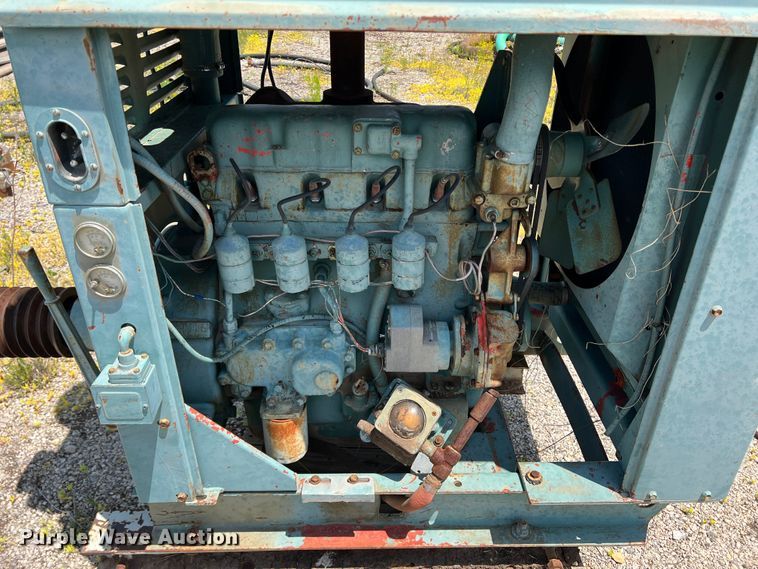 image for item DR5662 Waukesha  engine