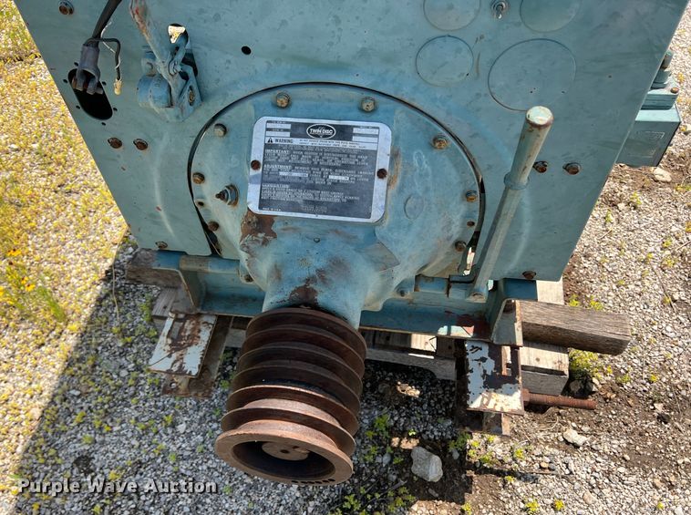 image for item DR5662 Waukesha  engine