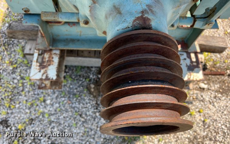 image for item DR5662 Waukesha  engine