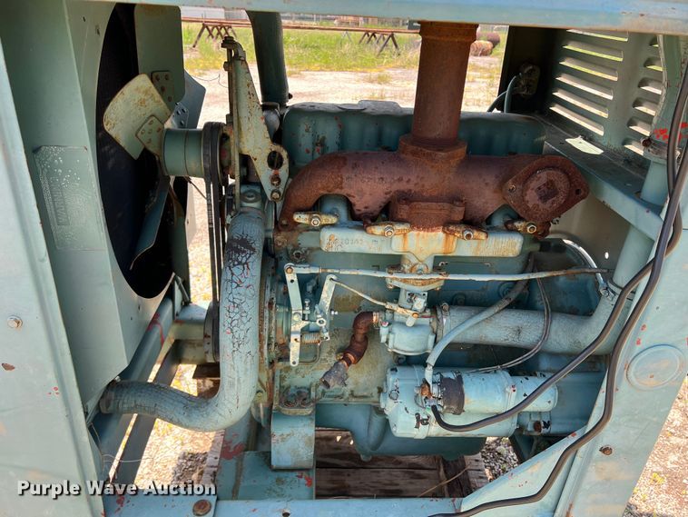 image for item DR5662 Waukesha  engine