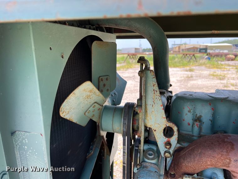 image for item DR5662 Waukesha  engine