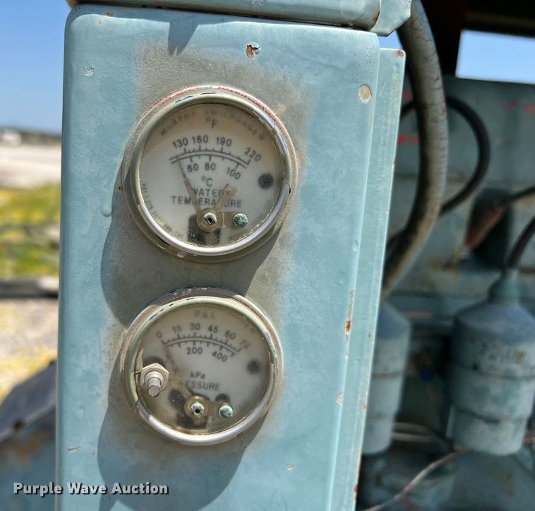 image for item DR5662 Waukesha  engine