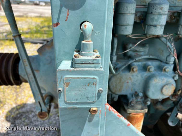 image for item DR5662 Waukesha  engine