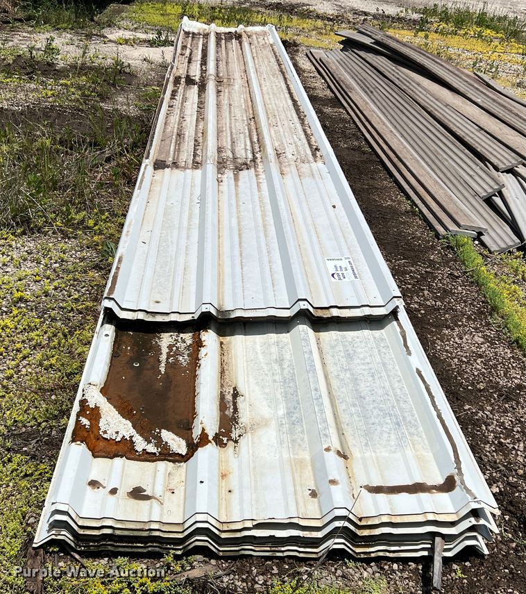 image for item DR5666 Approximately 35 sheets of metal siding/roofing
